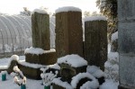 同じく2010/02/14雪の日、石塔の写真です