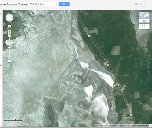 グーグルマップで見るとサリナス・グランデスは塩湖なんでしょうか・・・白い低地が広がってます