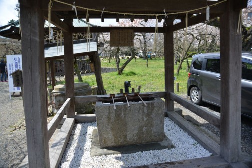 水戸藩の藩校弘道館　要石を過ぎるとこの水場があります。手水をスマートに使えるといいですね・・・