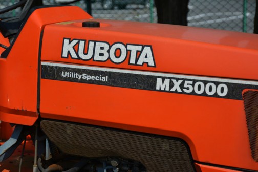 輸出仕様のクボタトラクターMXシリーズ　MX5000（2002年 - 2008年）　50馬力です。