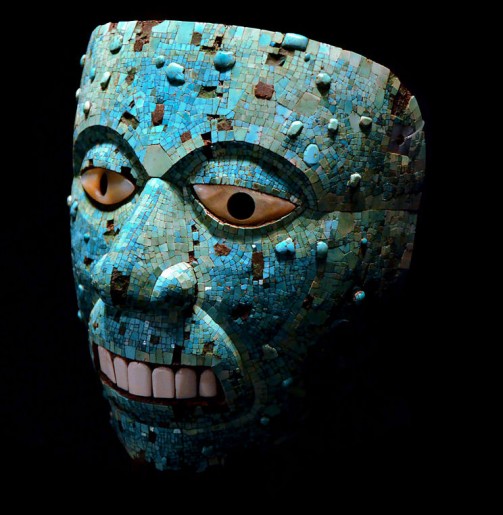 アステカの火神シウテクトリのターコイズモザイクを使った仮面（写真はウィキペディアより）
