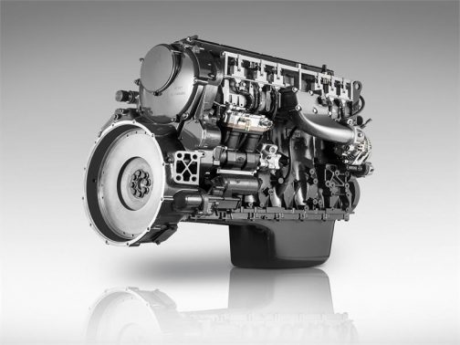 話がそれてしまいました。T8.435のエンジンは、そのFPTのCursor 9という、9L（正確には8700cc）の6気筒24バルブコモンレールターボディーゼルで、最大435馬力、定格380馬力だそうです。