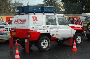 こちらは日本レーシングマネジメント（日野のトラックをドライブしている菅原さんのところ）のサポートカーです。