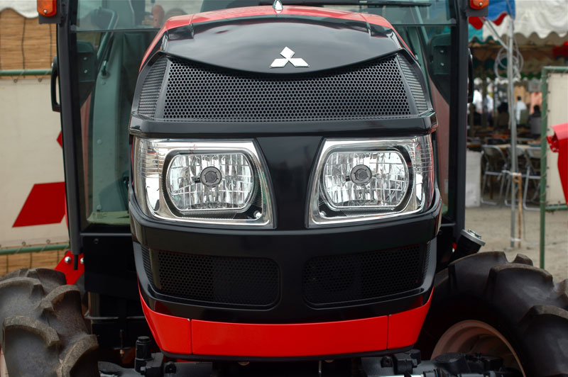 ASUMA三菱トラクタ　Mitsubishi Tractor GA36HXUV　36.1馬力　排気量1547cc　水冷4サイクル3気筒ディーゼル　価格￥4,609,500　なぜか三菱のWEBページにも全く載っていなくて、ラインナップすらない謎のモデルです。