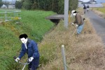 水路の法面の草刈。今回刈ればもう来年まで大丈夫でしょ・・・きっと。