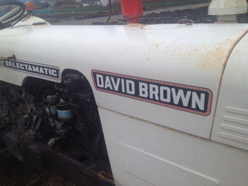 デビッドブラウントラクター　david brown tractor 770 selectamatic　ステッカーの赤フチはさすがにあせてきています。