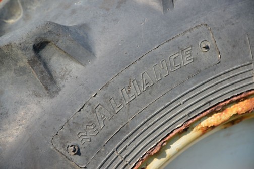 タイヤはイスラエル生まれのAlliance Tire