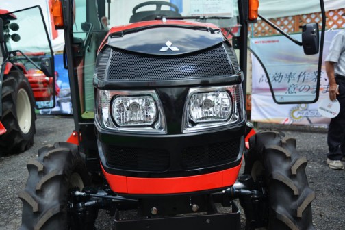 mitsubishi ASUMA tractor GA36HXUV　価格￥4,741,200　顔が黒いです。