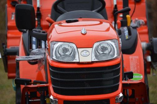 kubota tractor JB13 クボタJB13　JB13XBSARF1　価格￥1,330,560 ★13.5馬力 ★手元のレバーで圃場四隅の切り返しもスムーズ。