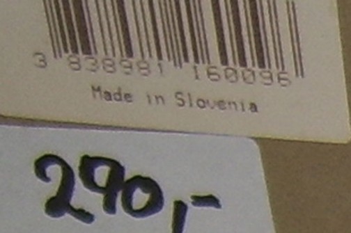 さらに箱を拡大してみてみると、made in slovenia　スロベニア製だ！