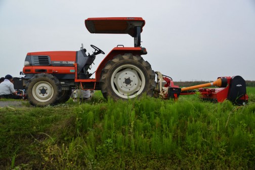 島地区農地水環境保全会のニプロスライドモアTDC1200を使った草刈り。