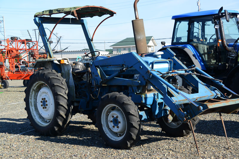 北海道の中古屋さんでで見たford6610 撮りトラ 水戸市大場町 島地区農地 水 環境保全会便り