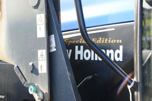 New Holland TM140はtractordata.comでは2002年〜2007年の英国製TMシリーズ。エンジンは7.5L6気筒140馬力/2200rpmでした。