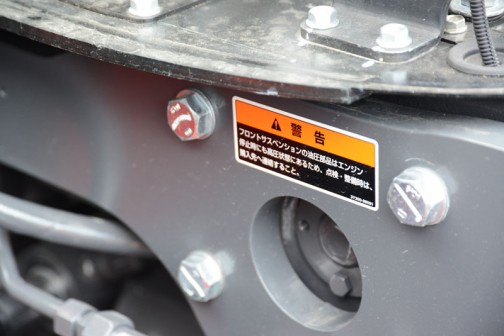tractordata.comによるとクボタM7171はV6108型4気筒ディーゼル6.1Lの170馬力になっています。  クボタM7001　M7171PC-MSPFHM1-JP　価格￥参考出品 ★170馬力 ★総排気量：6.124L ★クボタV6108エンジン搭載 ★国内特自排ガス4次規制に余裕で適合 ★300L燃料タンクと38L尿素水タンク ★最適な自動変速制御