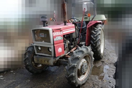 シバウラSE7340Tは農研機構の登録は1979年。tractordata.comではシバウラ LER1103T 3気筒 3.4リッター ディーゼルターボ 73馬力/2200rpmとなっています。