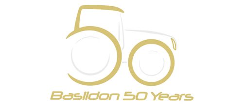 ステキなロゴ（しかもこれだけでニューホランドトラクターに見える！）で50年を祝っています！