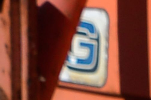 「G」と読めるステッカーが貼ってあります。L3001DTには「G」タイプとかそんなグレードがあったのでしょうか？それともオーナーのステッカーチューンでしょうか・・・気になります。