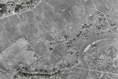 1947年、昭和22年12月の島地区の航空写真です。