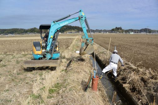 行くともう始まっています。この場所は島地区の中では最上流に位置します。