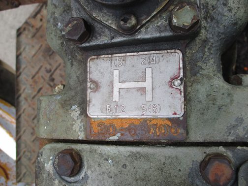 H型のシフトパターン。車体番号はL20