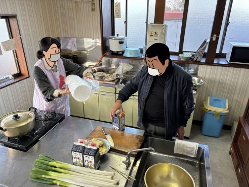 この、そば打ちを通して地域住民の交流や農的関係人口の拡大、そして農村文化の伝承を通じた農村コミュニティの強化を目指した集まりも3年のブランクがあります。3年の間にいろいろなことを忘れ、錆び付いて、動き出すには色々油を差す必要がありますね。