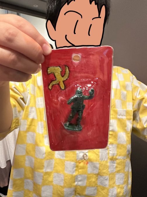 まず全面塗る子は少なくこれも印象的。しかも国旗シリーズで国旗に相応しいもしくは関連したものを見立てて商品を配置していました。自分の興味のあるもの、好きなものを組み合わせた素敵な出来上がりになっています。