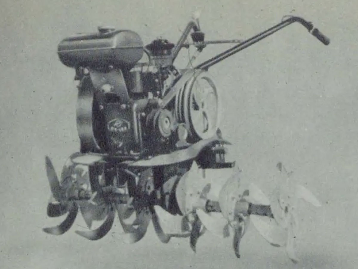 資料ではシャープティラーA1搭載のエンジンはシバウラGE-13です。この写真を拡大して心の目で見てみるとシバウラGE-18Aとあるように見えます。シャープティラーA5はA1より少し大きめのエンジンを積んでいたのですね。もしかしたらA1A5などのバリエーションはエンジンの排気量や付属品による違いなのかもしれません。