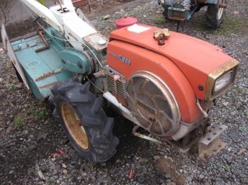 K48Cです。空冷ディーゼルエンジンが搭載されていますが、資料によるとイセキG6型となっています。
