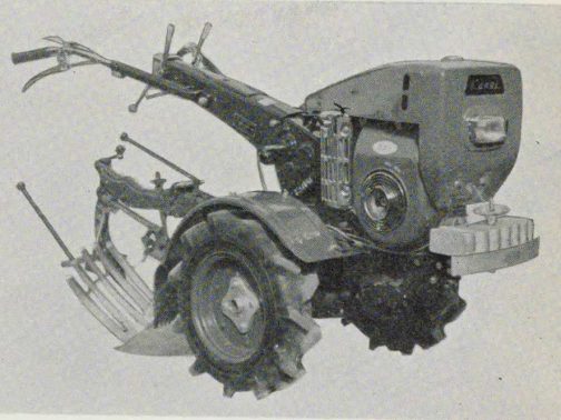 もう一つは金井式KG-250型農耕作業用軽自動車
運輸省型式認定番号 農232号
金井式 KG-250型となっています。これを見ると両者はロータリー型かティラー型かの違いのようにも見えます。しかし、一方が220、もう一方が250と後につく数字が気になります。両者のエンジンはどちらもシバウラGE-22SKで同じです。GKの方はそれならGK-220で良いと思うのですけど・・・何か他に違いがあるのかもしれません。