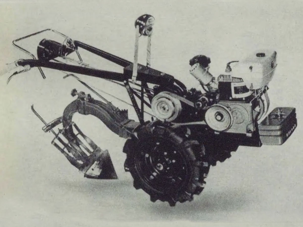 資料によれば農耕作業用軽自動車運輸省型式認定番号農162号日の出式GT2Bとなっています。