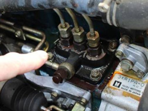 拡大するとまさに3KR1というプレートが見えます。ンSSA-F610（運輸省型式SF61B）に間違いないと思われます。