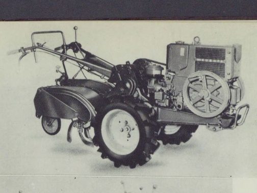 KF型を拡大します。めちゃくちゃ四角いエンジンがかっこいいです。認定はクボタENR型で受けていますが、このエンジンがENR型かどうかはわかりません。