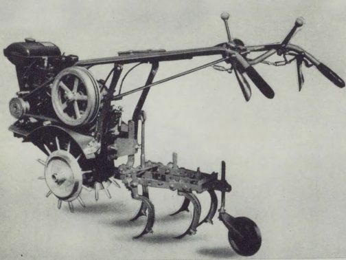 クラウンC型だけ抜き出します。S型とC型エンジンは同じシバウラGE-18Aなのでただのタイプ違いと思われます。見たところC型は車輪も鉄車輪で管理機、カルチベーターなのでしょうか？