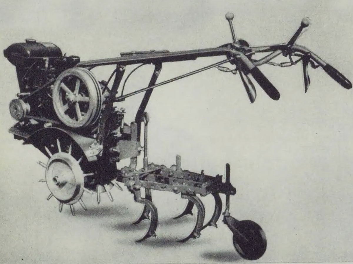 クラウンC型だけ抜き出します。S型とC型エンジンは同じシバウラGE-18Aなのでただのタイプ違いと思われます。見たところC型は車輪も鉄車輪で管理機、カルチベーターなのでしょうか？