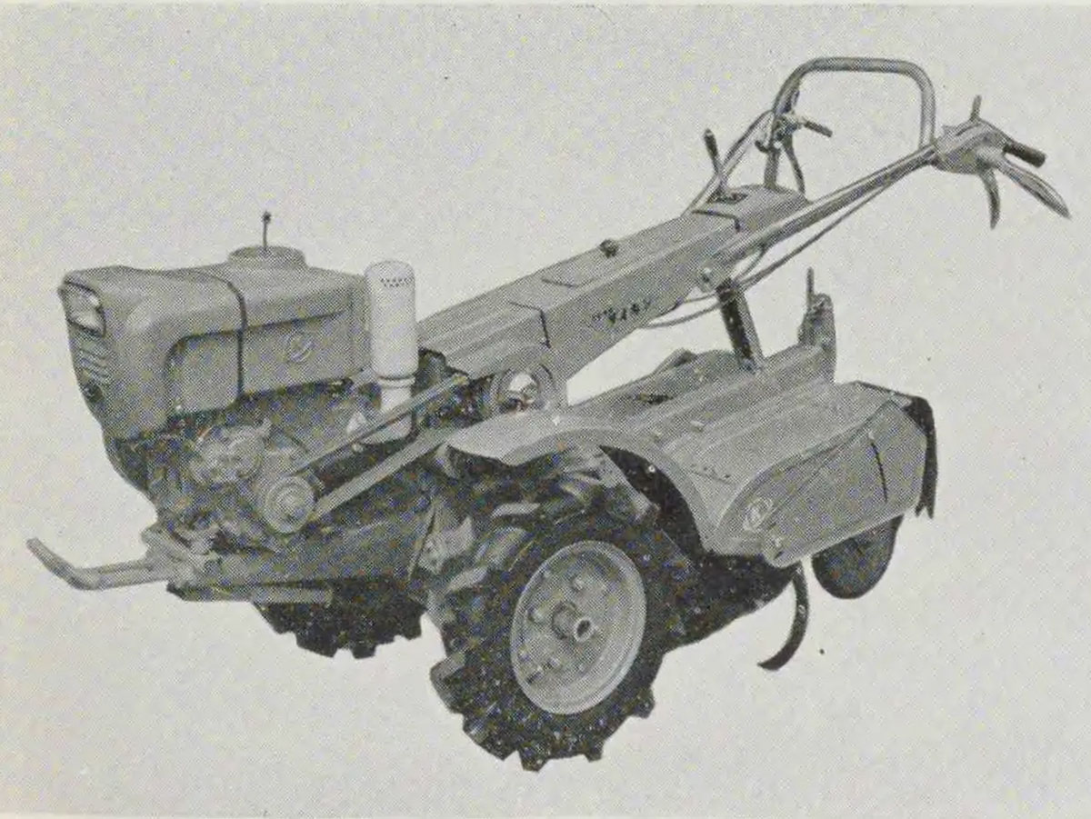 というわけでコサカダイキンK60です。基本的には昨日紹介したF32とベースが同じ感じ・・・エンジンをダイキン製で色々変えたために耕運機の名前も変わったというふうに見えます。