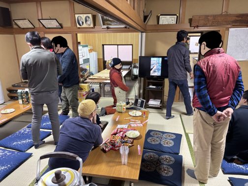 2日かかって2008年から今年まで撮ってきた写真をまとめてスライドショーにしたのですが時間切れで2013年までしかできませんでした。流していると結構見てもらえます。