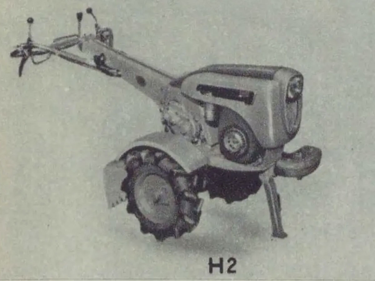 そしてこちらが今回のH2・・・探しているH2Eとは書かれていませんがエンジン形状や当時はやっていたカバー付きであることであることからこれがH2Eであると断言しても矛盾はないと思います。