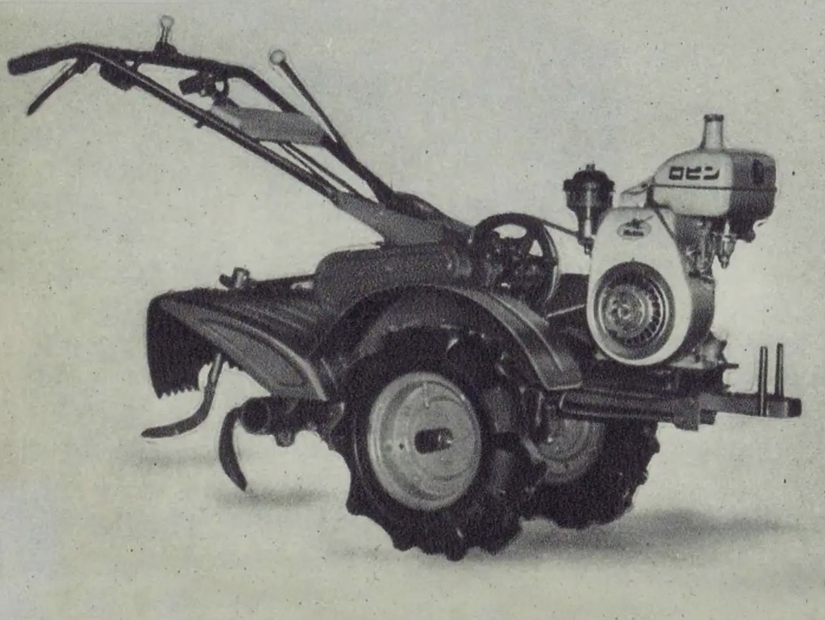 農機だけ拡大します。「カントラ」ってなんでしょうね・・・簡単トラクター？完全トラクター？う〜ん・・・