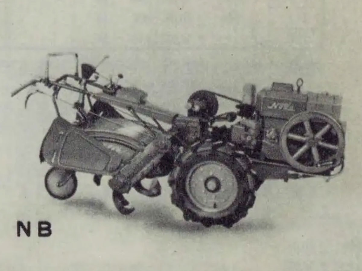 NB型を拡大します。上の表では搭載エンジンの項がありますけど重さも載っています。(この書き方だと耕運機全体の重さのことじゃなく、エンジン単体の重さですよね?)前に紹介したND型のエンジンは80キロ未満なのに対してNB型のエンジンは100キロオーバー!1番大きなものについては150キロ近くあります。となると、全体では300キロ近くなりそうです。いくらバランスが良いといってもこれを扱うのは体力が要りそうです。