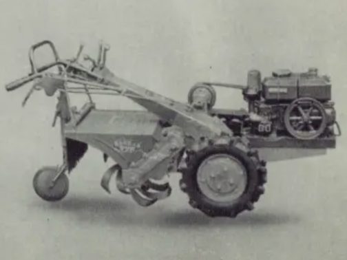 拡大します。このエンジンがトヒなのでしょうか?運輸省型式認定番号表にはたった一度しか出てこないエンジン名、メーカーも結構あります。このトヒM6もそのうちの一つです。