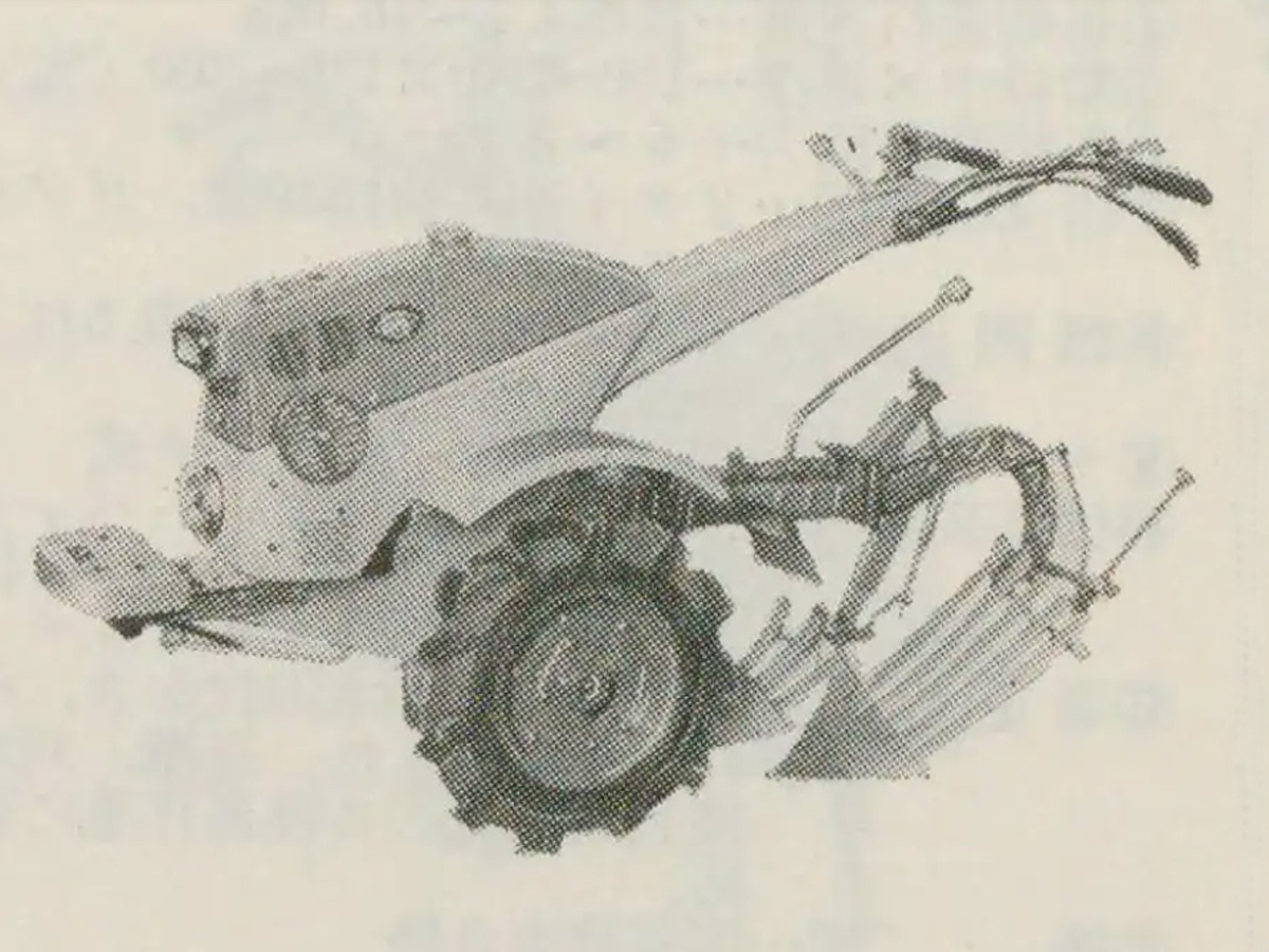 見てください!まるでお魚ちゃんのフルカバードです。まるで空力を考えたかのようなキチキチの出っ張りの部分だけくり抜いたストリームライン。整備性も悪くなるし無駄といえばムダですが、ある意味美しいしカッコイイです。