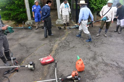 まずは集合写真から。どんよりした曇り空でそのせいか集まりがいつもより遅めでした。