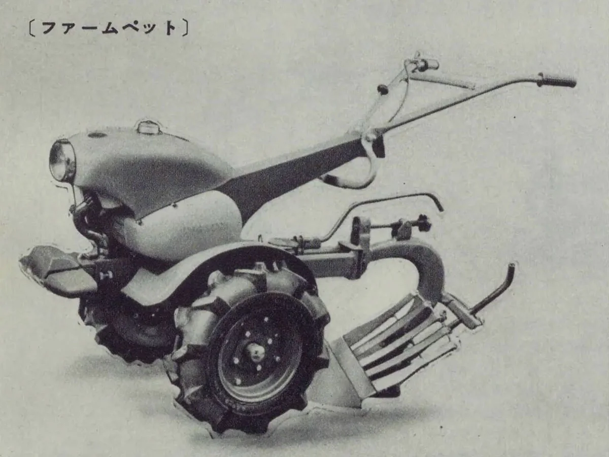 名前が全然違いますが、1959年時点でトーハツ T47D搭載の機種はこれしか確認できないのでこれで代用します。ファームペットシリーズは1960年のT40Aから認定されています。1959年にT25Aが東畑式F型として認定された可能性はゼロではありません。それにしてもレトロフューチャーというのにぴったりの姿かたちをしていますね！